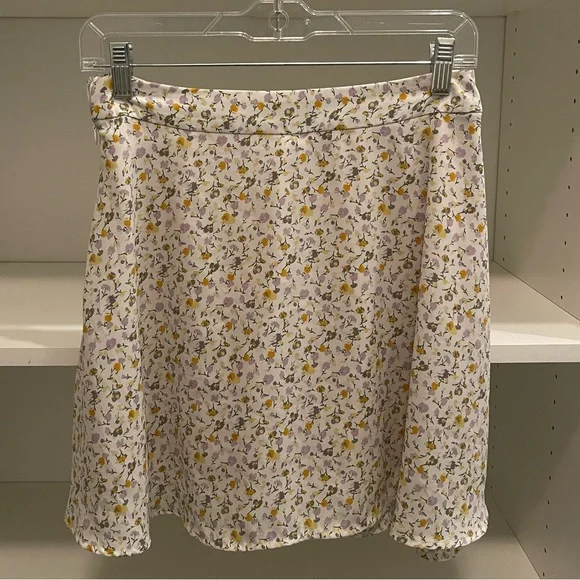 Urban Outfitters White Floral Skirt - Picture 5 of 8